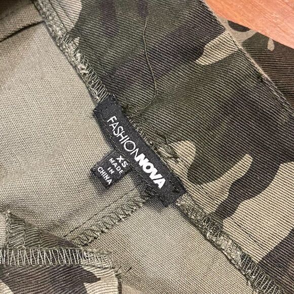 Fashion Nova Camouflage Snao Button Sides High waist Bell Bottom Cotton Pants XS - Picture 13 of 14